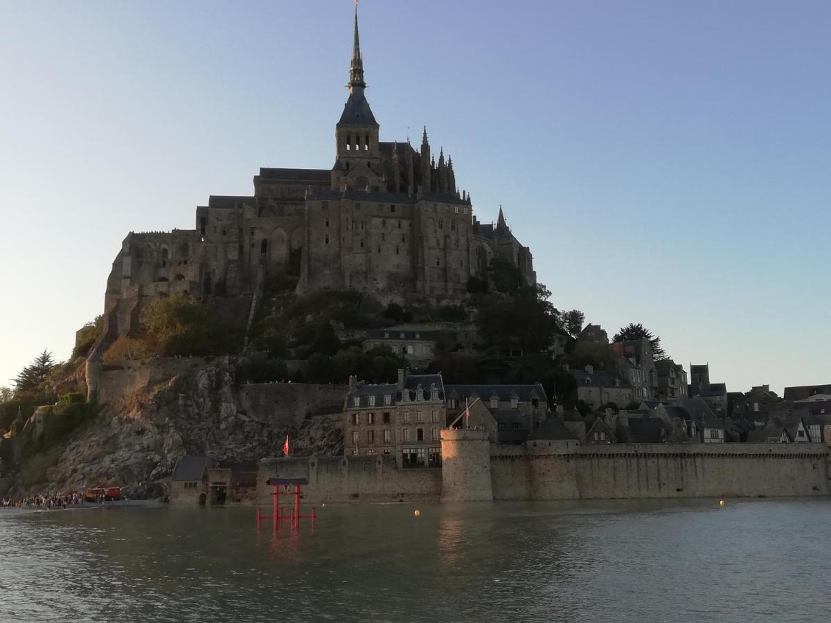 Chambres D'Hotes Les Fleurettes En Baie Du Mont Saint Michel Екстериор снимка